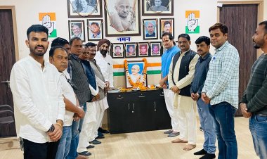 महात्मा गांधी की पुण्यतिथि पर प्रदेश कांग्रेस कार्यालय में दी गई श्रद्धांजली