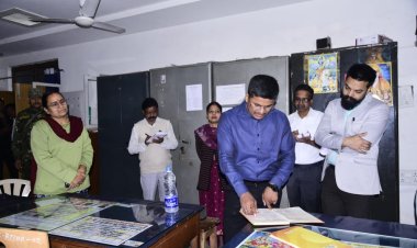 कलेक्टर पहुंचे और चक निरीक्षण में जिला कार्यालय अधिकारी कर्मचारियों में मचा हड़कंप, दर्जन भर कर्मचारी मिले उपस्थित वेतन काटने दिए निर्देश, कर्मचारियों का टेबल में नेम प्लेट नहीं भड़के कलेक्टर