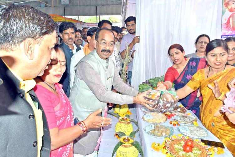 लोरमी में आयोजित हुई विकसित भारत संकल्प यात्रा*  *समाज के अंतिम पायदान पर खड़े व्यक्ति को मिल रहा योजनाओं का लाभ: उपमुख्यमंत्री  साव