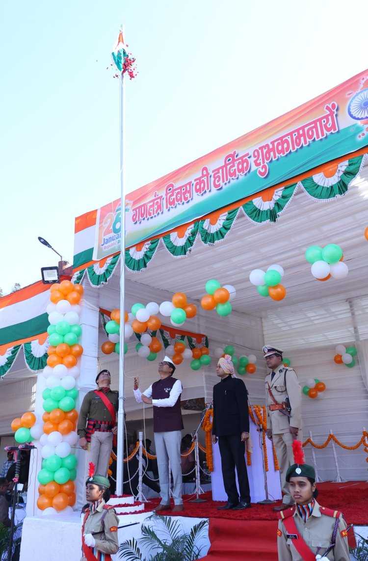 प्रदेश के वित्त,वाणिज्य कर मंत्री ओपी चौधरी ने रायगढ़ में किया ध्वजारोहण,प्रदेश के नाम मुख्यमंत्री के संदेशों का किया वाचन