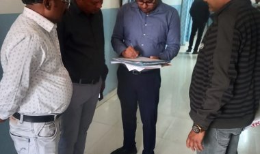 सीएमएचओ ने किया न्यू वंदना हॉस्पिटल का औचक निरीक्षण, हॉस्पिटल में मिली कई खामिया, संचालक को नोटिस जारी तीन दिनों के भीतर मांगा जवाब