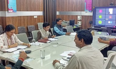 *कलेक्टर ने नोडल अधिकारियों की बैठक लेकर धान की सुरक्षा व्यवस्था, भौतिक सत्यापन आदि विषयों में दिए निर्देश*  *जिले में 55 लाख क्विंटल से अधिक धान की हुई रिकार्ड खरीदी*