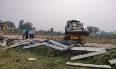 मोपका में अवैध प्लाटिंग,अतिक्रमण के खिलाफ़ आज लागातार दूसरे दिन ताबड़तोड़ कार्रवाई,देखिए इन दर्जन भर बिल्डरों के कब्जे पर की गई कार्यवाही