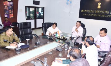 जिला सड़क सुरक्षा समिति की बैठक संपन्न,कलेक्टर शरण ने कहा शहर की ट्रैफिक व्यवस्था दुरुस्त करने बनाए ट्रैफिक मैनेजमेंट प्लान