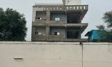 अवैध निर्माण से सेंट्रल जेल की सुरक्षा को खतरा,मकान मालिक को नोटिस, जेल की दीवार से 2मीटर नीचे तक मकान तोड़ने के निर्देश