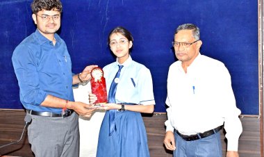 *कलेक्टर राहुल देव ने ने कक्षा 10वीं और 12वीं के विद्यार्थियों को परीक्षा में बेहतर परिणाम के लिए दिए टिप्स