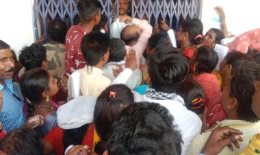 बैंक खाता का केवाईसी बना महिलाओं के लिये परेशानी का सबब ,  बैंकों में लग रही लंबी कतारें