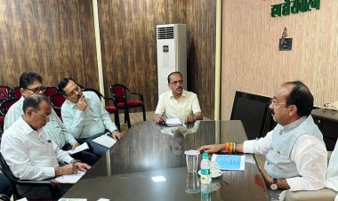 उप मुख्यमंत्री अरुण साव ने पीएचई विभाग के अधिकारियों की ली बैठक, जल जीवन मिशन के कार्यों को मिशन मोड में पूरा करने दिए निर्देश