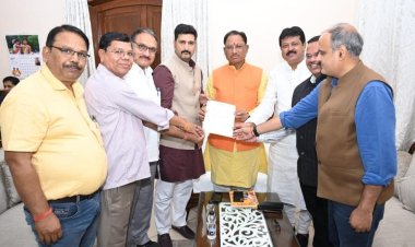 कांग्रेस शासन में पत्रकारों के साथ हुए अन्याय की जांच की मांग, भाजपा मीडिया विभाग ने मुख्यमंत्री विष्णु देव साय को सौप पत्र