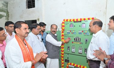 *विकासखण्ड लोरमी के 25 ग्रामों में होगी निर्बाध रूप से विद्युत आपूर्ति*  *उप मुख्यमंत्री अरुण साव ने अखरार में 33/11 के.व्ही. उपकेंद्र में अतिरिक्त 3.15 एम.व्ही.ए. पाॅवर ट्रांसफार्मर का किया लोकार्पण