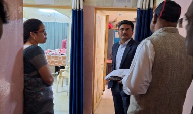 कलेक्टर अवनीश शरण पहुंचे महिला एवं बाल विकास विभाग के दफ्तर,परियोजना अधिकारी सहित 10को नोटिस जारी,सभी नदारद मिले