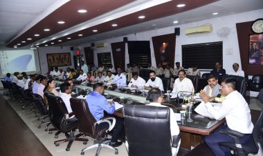 कलेक्टर ने ली नोडल अफसरो की बैठक लोकसभा चुनाव के तैयारी की समीक्षा, चुनाव संबंधित विभिन्न कार्य के लिए 26 नोडल अफसर नियुक्त