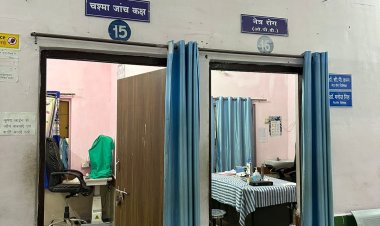 अचानक जिला हॉस्पिटल पहुंचे कलेक्टर,28डॉक्टर नदारद सभी के वेतन काटने दिए निर्देश