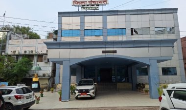 जिला पंचायत सीईओ ने किया कार्यालय का आकस्मिक निरीक्षण,कई अधिकारी-कर्मचारियो को थमाया शोकॉज नोटिस