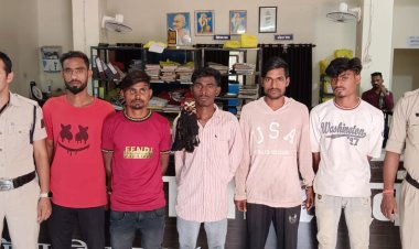 होली त्यौहार से पहले क्षेत्र का माहौल खराब करने वाले गुंडे बदमाशो पर पुलीस की बड़ी कार्रवाई, धारदार हथियार लेकर लोगों को धमकाने वाले आरोपीयों को सरकंडा पुलीस ने किया गिरफ्तार