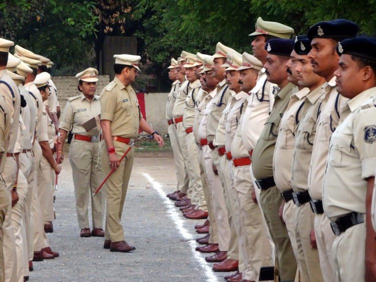 बिलासपुर पुलिस अधीक्षक रजनेश सिंह ने किया जनरल परेड का निरीक्षण