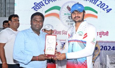 वीप टेनिस क्रिकेट प्रतियोगिता के फाईनल मैच में जिला प्रशासन की टीम ने 17 रनों से जीता मैच