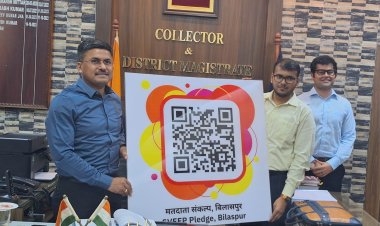 कलेक्टर अवनीश शरण ने मतदाता संकल्प के क्यूआर कोड का किया शुभारंभ