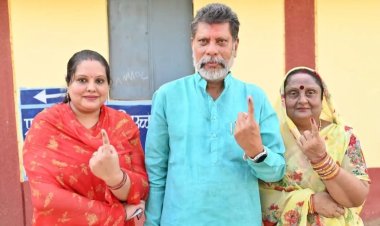 बीजेपी अध्यक्ष किरण सिंहदेव ने सपरिवार किया मतदान