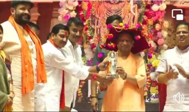 Breakin: सीएम योगी आदित्यनाथ पहुंचे बेलतरा विधानसभा के इंडोर स्टेडियम,हजारों कार्यकर्ता रहे मौजूद