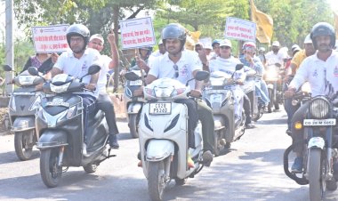 *शतप्रतिशत मतदान के लिए महिला बाल विकास विभाग के अधिकारी-कर्मचारियों द्वारा निकाली गई विशाल स्कूटी-बाइक रैली*