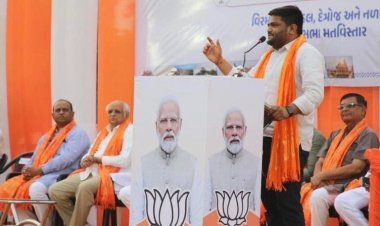 हार्दिक पटेल को कांग्रेस ने प्रचार के लिए दिया था हेलीकॉप्टर, और बीजेपी के स्टार प्रचारकों की सूची से भी ग़ायब