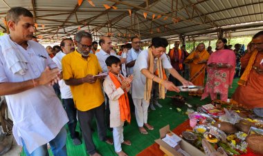 *श्री हरिहर क्षेत्र केदार द्वीप मदकू में नौका दौड़, हनुमान चालीसा और सुंदर काण्ड पाठ के साथ मना हनुमान  प्रकटोत्सव