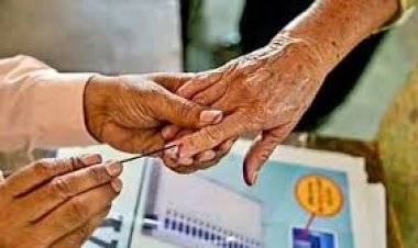 *85 वर्ष प्लस वरिष्ठजनों एवं दिव्यागंजनों को 02 और 03 मई को मिलेगी होम वोटिंग की सुविधा*  *मतदान दल घर-घर जाकर कराएंगे मतदान*