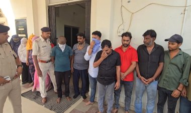 शहर में चल रहे सेक्स रैकेट में पुलीस की रेड 11पुरुष 5महिला गिरफ़्तार,बाहर से लड़किया बलवाकर करा रहे थे देह व्यापार
