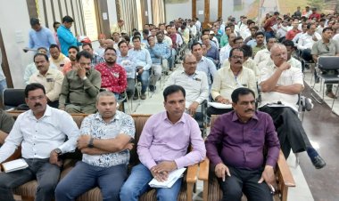 अधिकारी-कर्मचारियों को दिया गया प्रशिक्षण,मतदान दलों को सामग्री वितरण 6 मई को, लगभग 300 कर्मचारीयो की ड्यूटी,बनाए गए 76 काउंटर