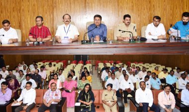 प्रेक्षकों की मौजूदगी में कलेक्टर ने ली अधिकारीयों की बैठक, भीषण गर्मी को देखते हुए केंद्रों पर छाया-पानी के पर्याप्त इंतजाम के निर्देश, सिम्स जिला हॉस्पिटल सभी स्वास्थ केन्द्र अलर्ट मोड पर, प्रतीक्षा कक्ष में कूलर पंखे कि व्यवस्था के निर्देश