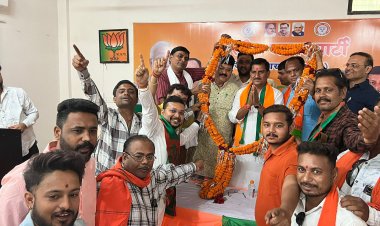 Bjp जिला सोशल मीडिया,आईटी सेल के साथ लोकसभा प्रत्याशी तोखन साहू ने की चाय पर चर्चा