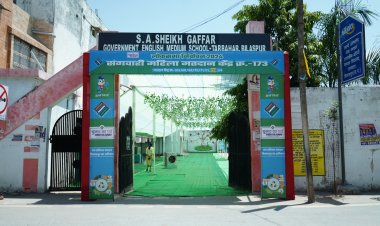 संगवारी महिला मतदान केंद्र सॉलिड वेस्ट मैनेजमेंट की थीम पर तैयार