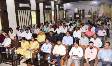 आम नागरिकों को बेहतर सुविधा देने वाले डाक कर्मी हुए सम्मानित, चीफ पोस्ट मास्टर जनरल वीणा ने किया सम्मान