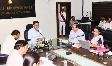 निर्माण में लापरवाही बरतने पर ईई एवं सब इंजीनियर को नोटिस,कलेक्टर ने की स्वास्थ्य विभाग के कामकाज की समीक्षा, जननी सुरक्षा प्रोत्साहन राशि का भुगतान 20 जून तक करने दिए निर्देश