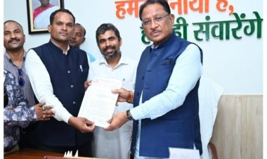 *निवेशकों की पैसा वापसी की मांग को लेकर छ. ग. अभिकर्ता उपभोक्ता सेवा संघ, सहारा संगठन के प्रतिनिधि मंडल ने मुख्यमंत्री से की मुलाकात