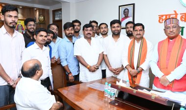 केंद्रीय राज्यमंत्री तोखन साहू ने की मुख्यमंत्री विष्णु देव साय से सौजन्य मुलाकात,