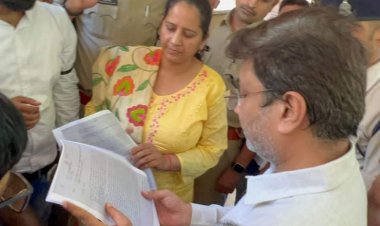 कांग्रेसजन पहुंचे नगर पंचायत माना किया घेराओ cmo को सौंपा ज्ञापन