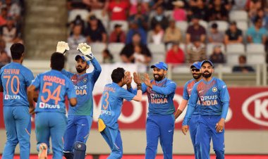 भारत ने दूसरी बार टी-20 विश्व कप ट्रॉफी जीती, दक्षिण अफ्रीका को 7 रन से हराया।