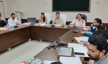 *जिला पंचायत सीईओ ने कहा पीएम आवास योजना के तहत अपूर्ण कार्यों को निर्धारित अवधि में पूरा करें* -  *जिले में वृहद स्तर पर किया जाएगा पौधा रोपण