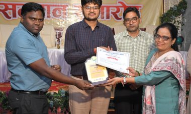 *कलेक्टर ने लोकसभा निर्वाचन में उत्कृष्ट कार्य करने वाले अधिकारी-कर्मचारियों को किया सम्मानित