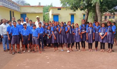 बच्चों ने  स्कुल मे सीखा प्रत्येक्ष चुनाव  प्रणाली,मिडिल स्कूल में बाल केबिनेट का किया गया गठन