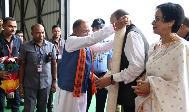 छत्तीसगढ़ के नव नियुक्त राज्यपाल पहुंचे राजधानी, सीएम ने साय ने किया आत्मीय स्वागत, स्टेट हेंगर पर राज्यपाल को दिया गया गार्ड ऑफ ऑनर