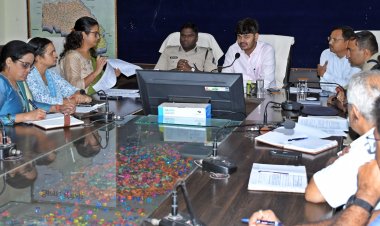 *गरिमामय वातावरण में हर्षोल्लास के साथ मनाया जाएगा स्वतंत्रता दिवस*  *कलेक्टर ने सफल आयोजन हेतु अधिकारियों को दी जिम्मेदारी