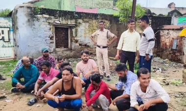 ग्राम कपूवा मे अवैध शारब की बिक्री करते एक युवक को पुलिस पकड़ा