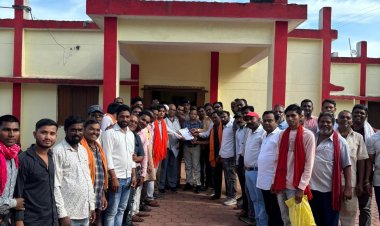 बांग्लादेश में हिन्दूओं पर हो रहे अत्याचार पर हिन्दू धर्म संस्कृति सुरक्षा मंच पथरिया ने एसडीएम को सौंपा राष्ट्रपति के नाम ज्ञापन