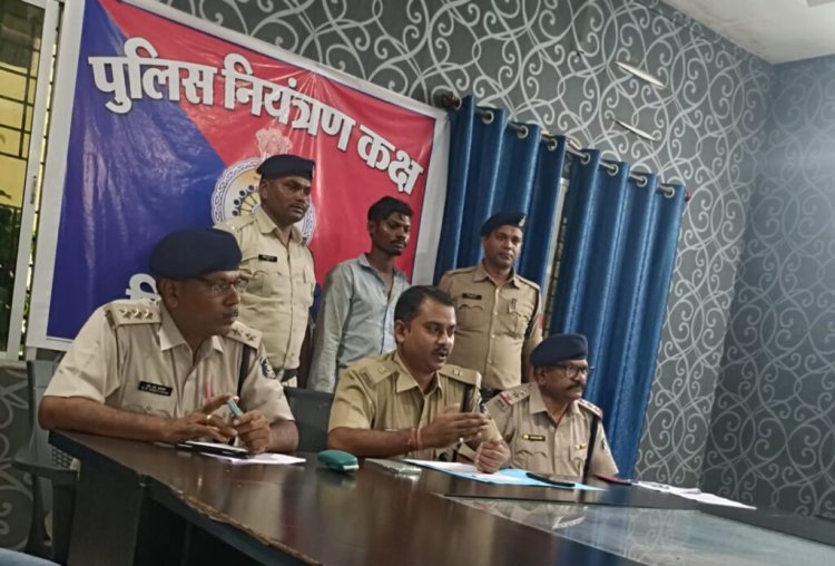 अंतर्राज्यीय गौ तस्करो के विरूद्ध मुंगेली पुलिस की बड़ी कार्यवाही तस्करी में प्रयुक्त ट्रक एवं मवेशियों सहित आरोपी गिरफ्तार