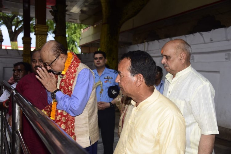 राज्यपाल  रमेन डेका ने रतनपुर में आदिशक्ति माँ महामाया देवी का किया दर्शन*  *पूजा- अर्चना कर प्रदेशवासियों के सुख-समृद्धि और प्रगति की कामना की*