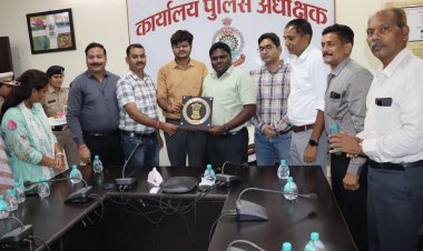 *वरिष्ठ पुलिस अधीक्षक जायसवाल का रायपुर स्थांतरण होने पर दी गई विदाई