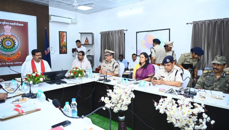 होम मिनिस्टर विजय शर्मा ने ली बिलासपुर रेंज के पुलीस आफिसरो की बैठक, बोले पूरी ताकत के साथ अपराधियों के खिलाफ़ करे कठोर कार्यवाही, जुआ सट्टा के खिलाफ़ चलाए अभियान